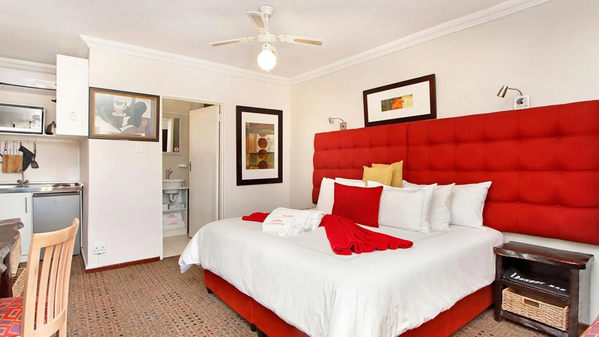 Kwantu Guesthouse 1 Cape Town Bed & Breakfast